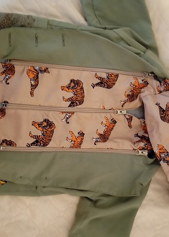 Erkek Çocuk Gri Düğmeli Yağmurluk - Görsel 4