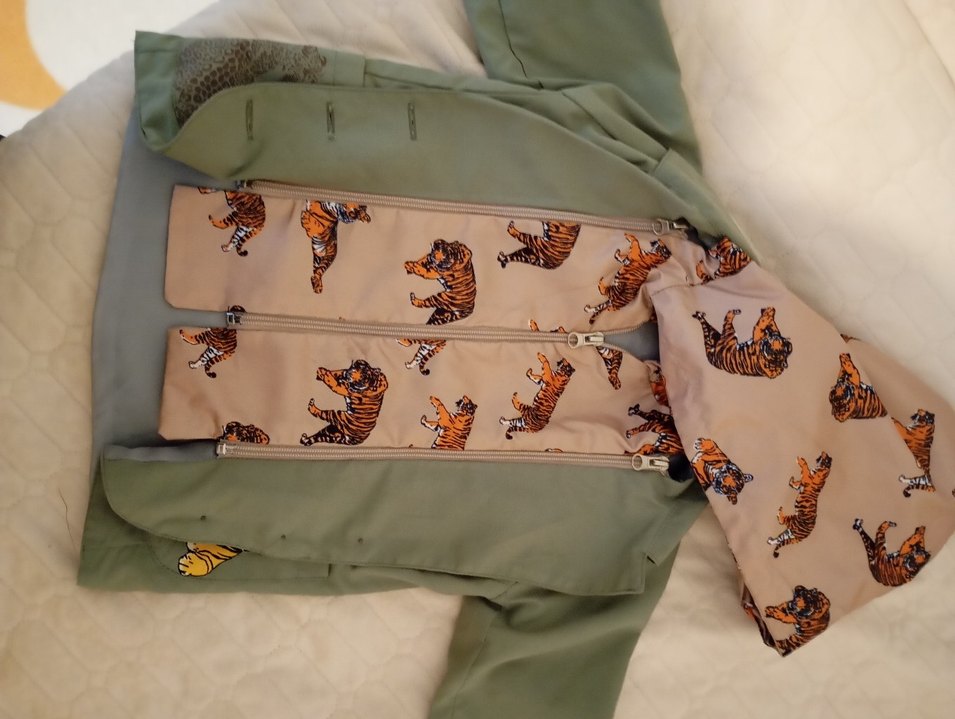 Erkek Çocuk Gri Düğmeli Yağmurluk - Görsel 4