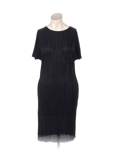 PreLoved Kısa Elbise %70 İndirimli.