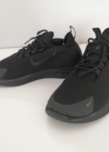 Nike Orjinal Nike Siyah Yürüyüş Ayakkabısı