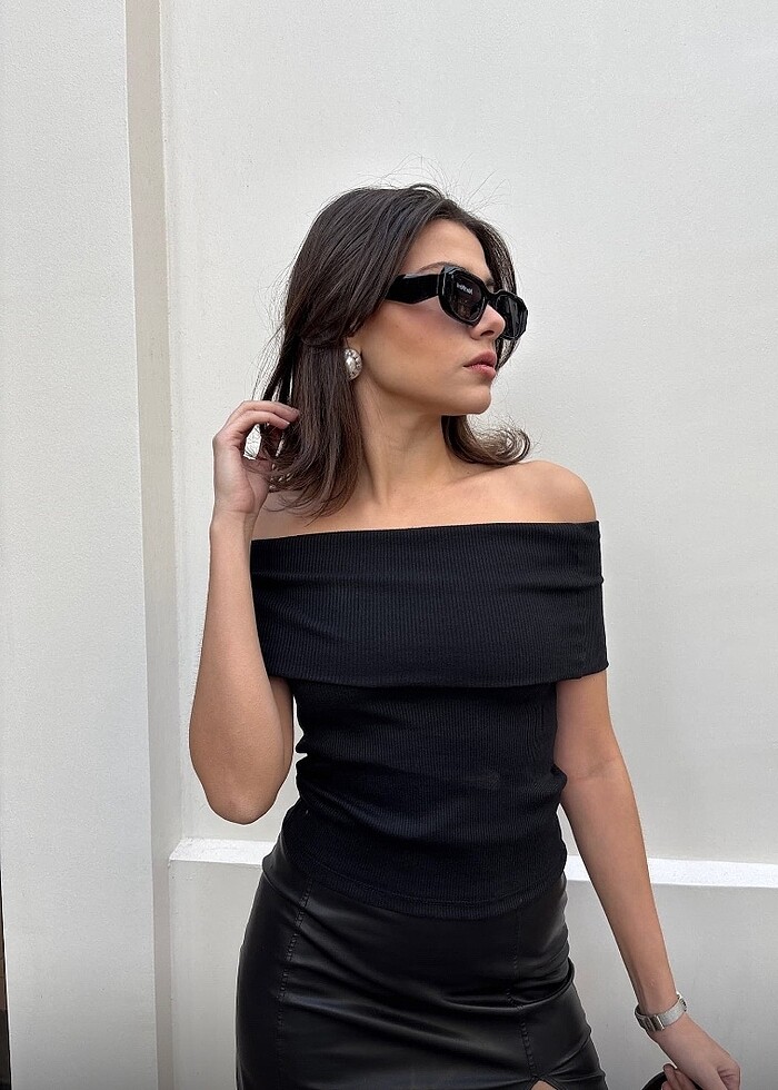 Madonna yaka sıfır kol bluz - Görsel 2