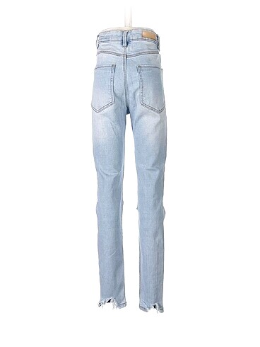 32 Beden Stradivarius Skinny %70 İndirimli.