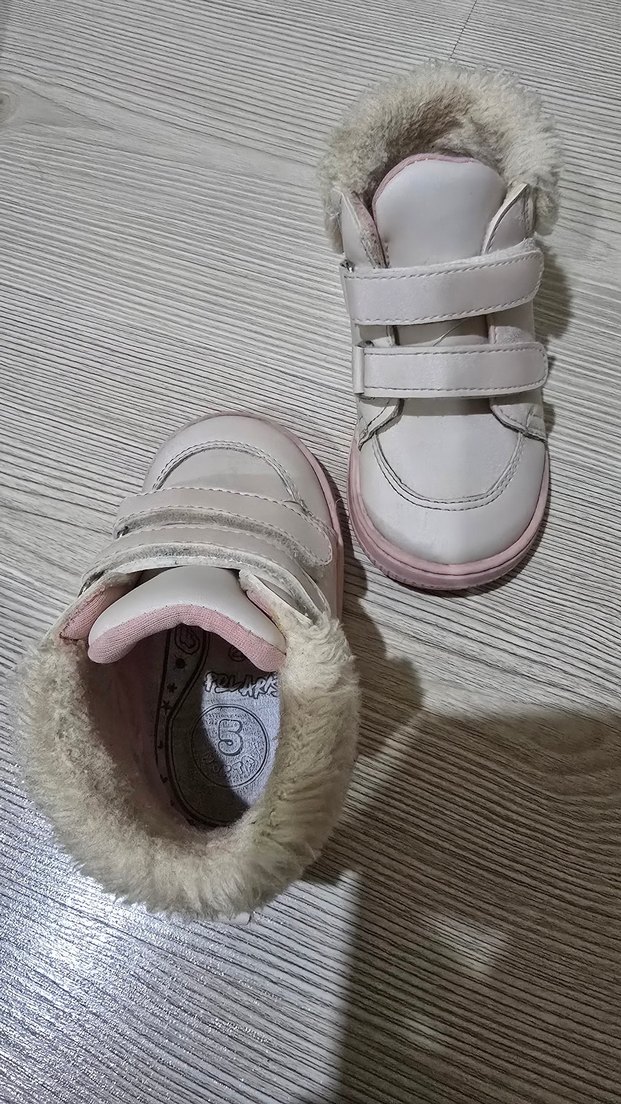 Kız Çocuk Beyaz Kürklü Kauçuk Bot - Görsel 3