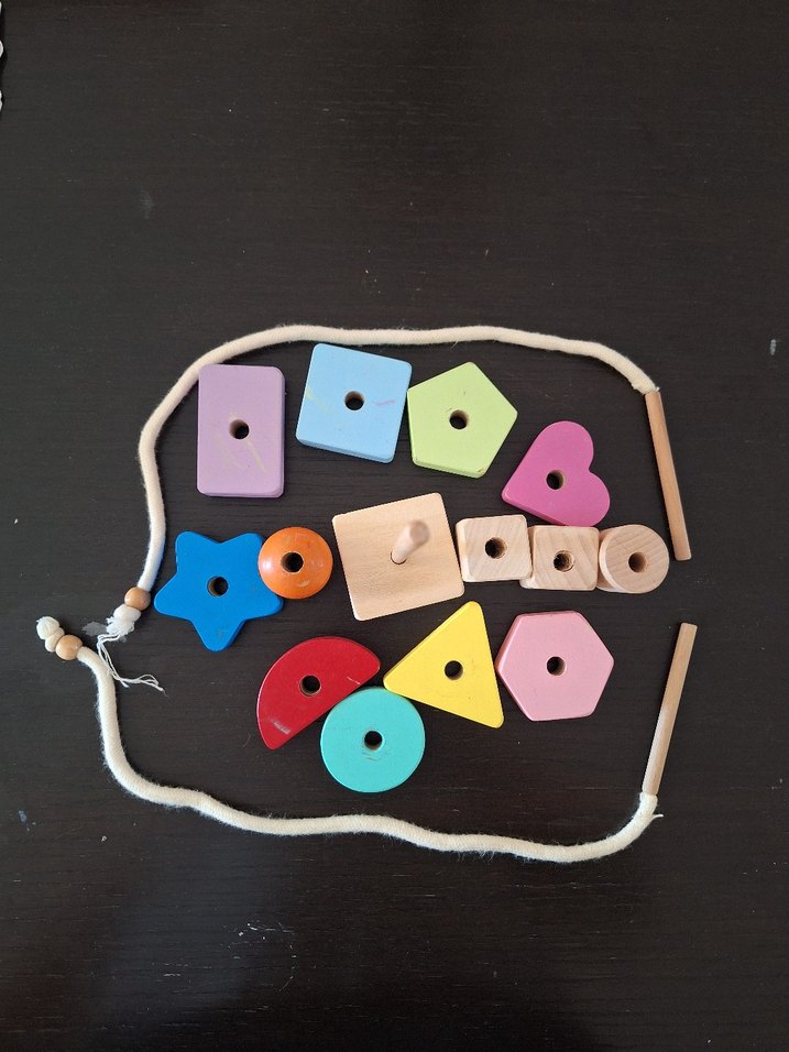 Renkli Ahşap Şekiller Eğitim Oyuncağı Moccotoys - Görsel 2