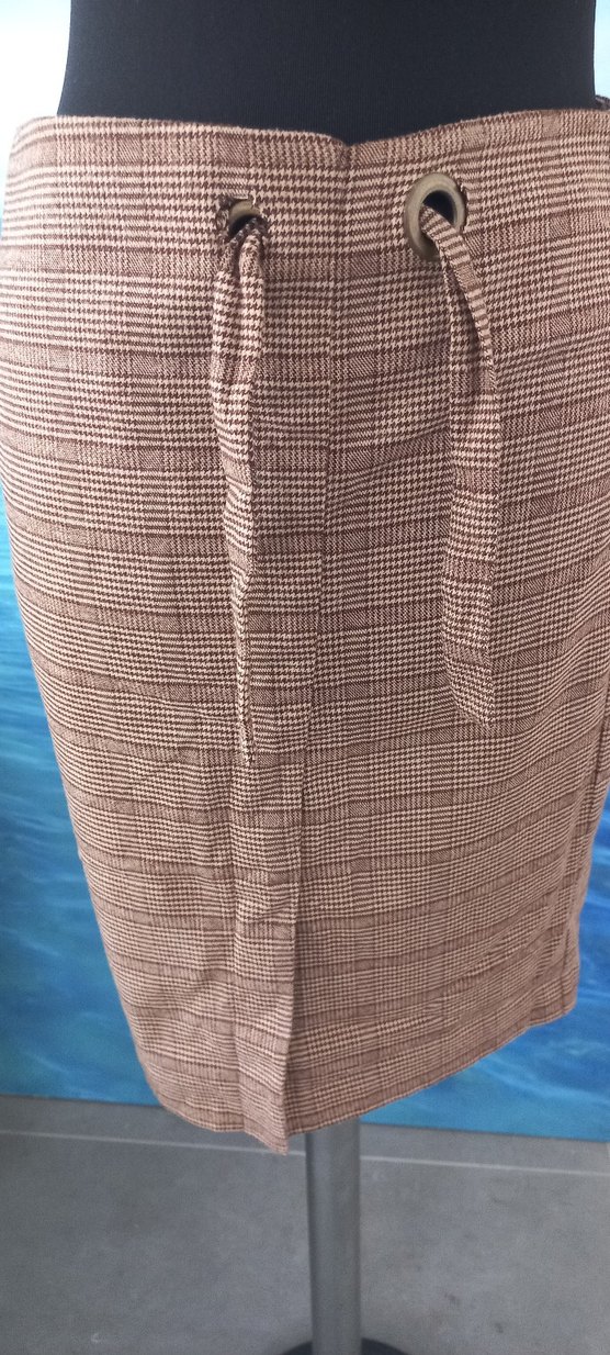 Kemer Detaylı Kahverengi Midi Etek - Görsel 2