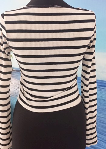 Çizgili V Yaka Uzun Kollu Bluz - Görsel 3