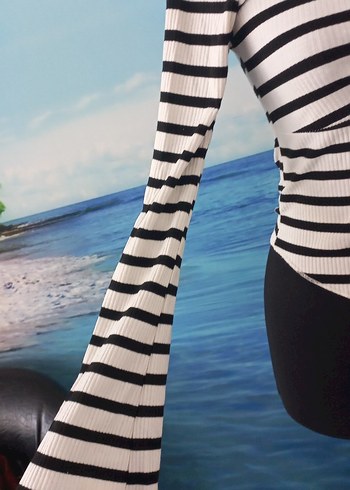 Çizgili V Yaka Uzun Kollu Bluz - Görsel 4