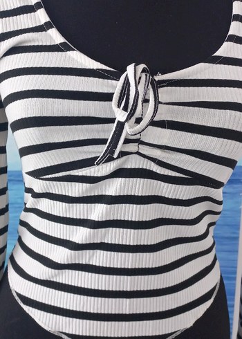 Çizgili V Yaka Uzun Kollu Bluz - Görsel 2