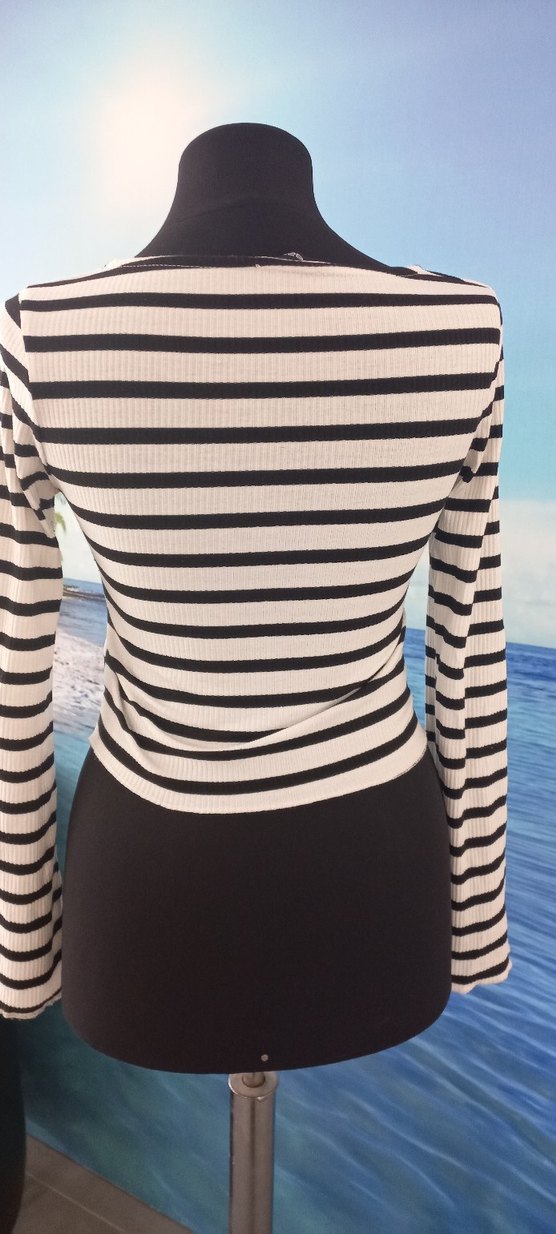 Çizgili V Yaka Uzun Kollu  Bluz - Görsel 3