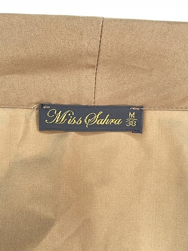 m Beden çeşitli Renk PreLoved Trenchcoat %70 İndirimli.