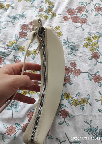 Beyaz Deri Tokalı Minimalist Kadın Çanta - Görsel 2