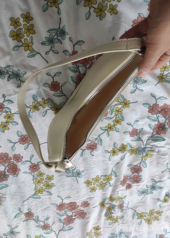 Beyaz Deri Tokalı Minimalist Kadın Çanta - Görsel 3