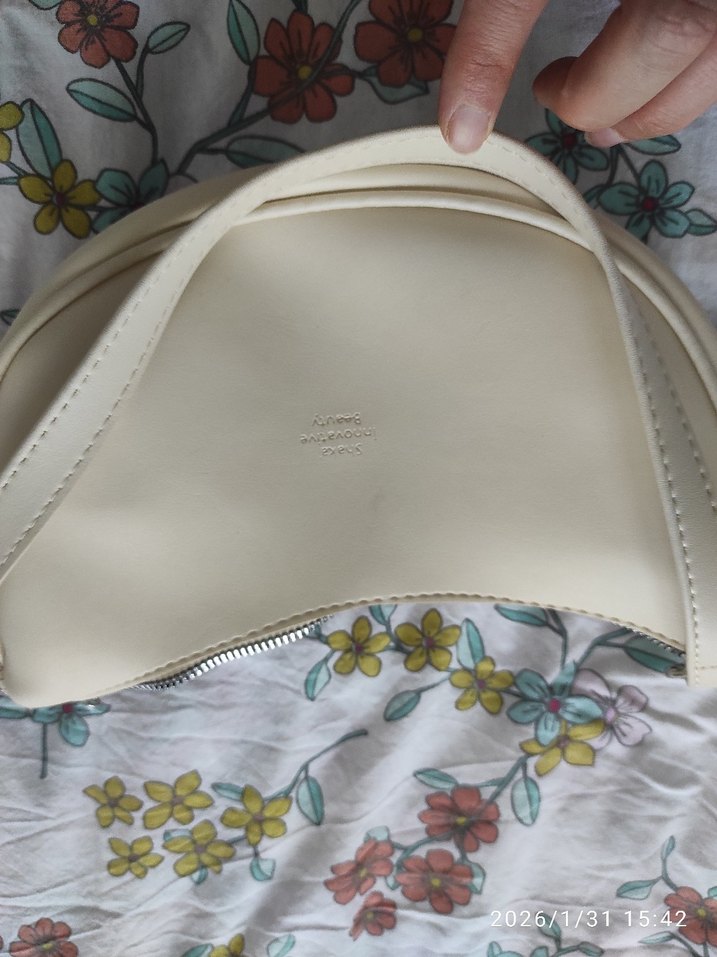 Beyaz Deri Tokalı Minimalist Kadın Çanta - Görsel 4