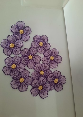 Mor ve Sarı İğne Oyası Çiçek Motifleri