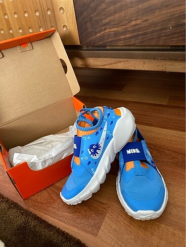 Orijinal nike çocuk ayakkabısı. Yeni hiç kullanılmadı