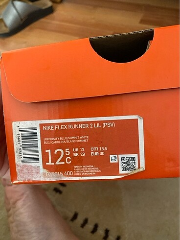 30 Beden çeşitli Renk Orijinal nike çocuk ayakkabısı. Yeni hiç kullanılmadı