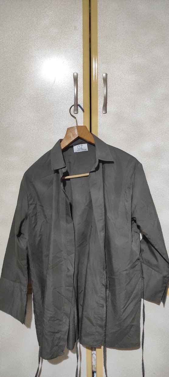 Gri Keten Erkek Gömlek, Düğmeli, Uzun Kollu - Görsel 2