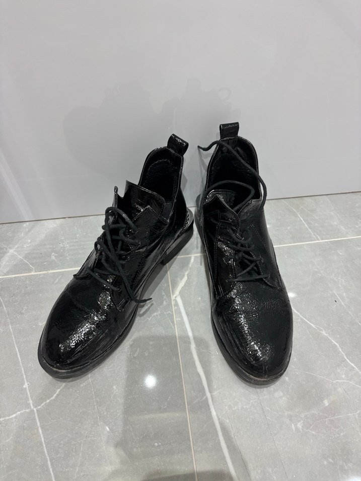 Yılan Desenli Siyah Rugan Bot - Görsel 2