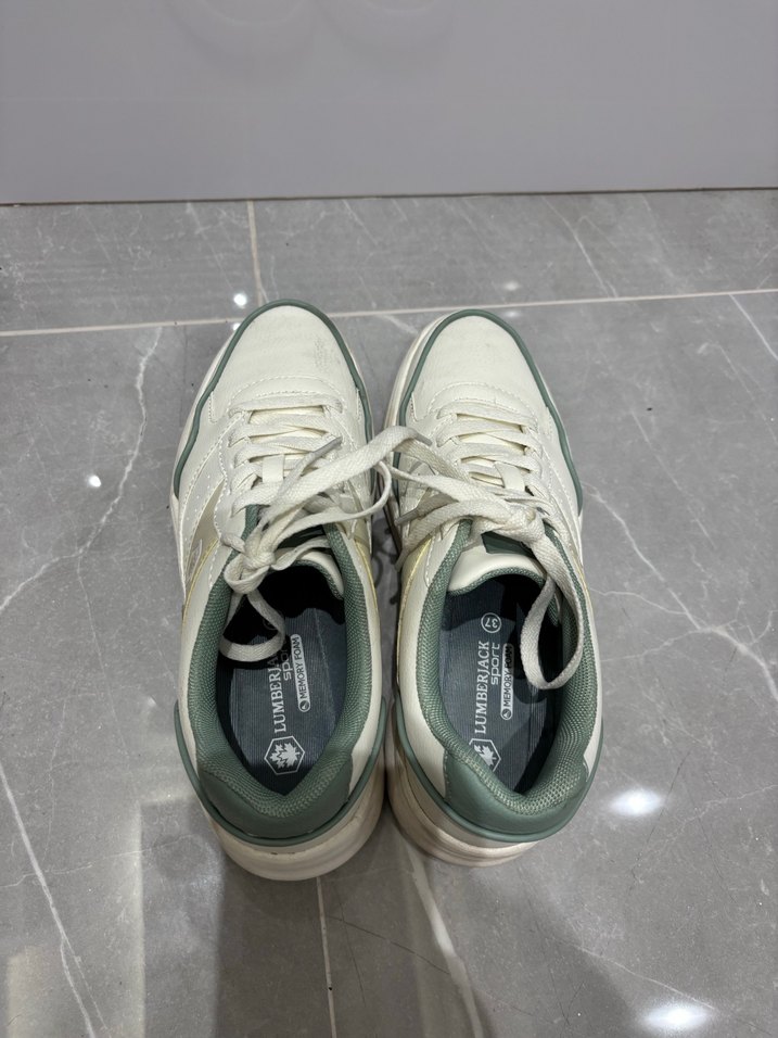 Beyaz Bağcıklı Minimalist Kadın Spor Ayakkabı - Görsel 5