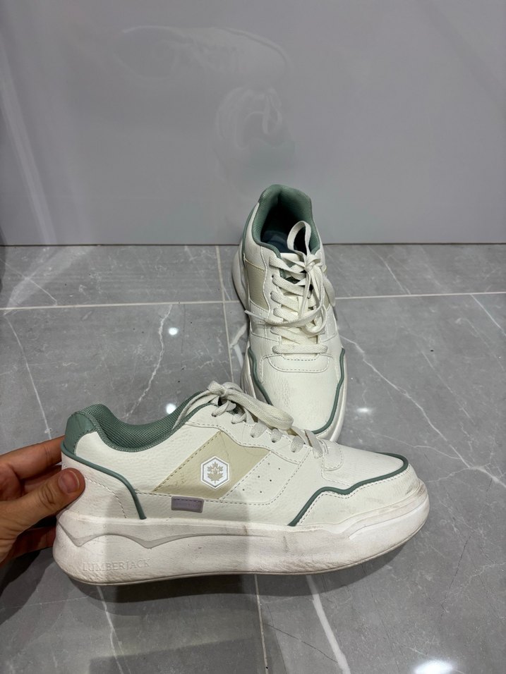 Beyaz Bağcıklı Minimalist Kadın Spor Ayakkabı - Görsel 3