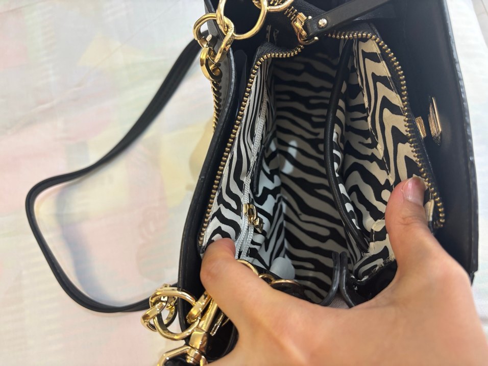 Zincir Detaylı Siyah Deri Kadın Çanta - Görsel 4