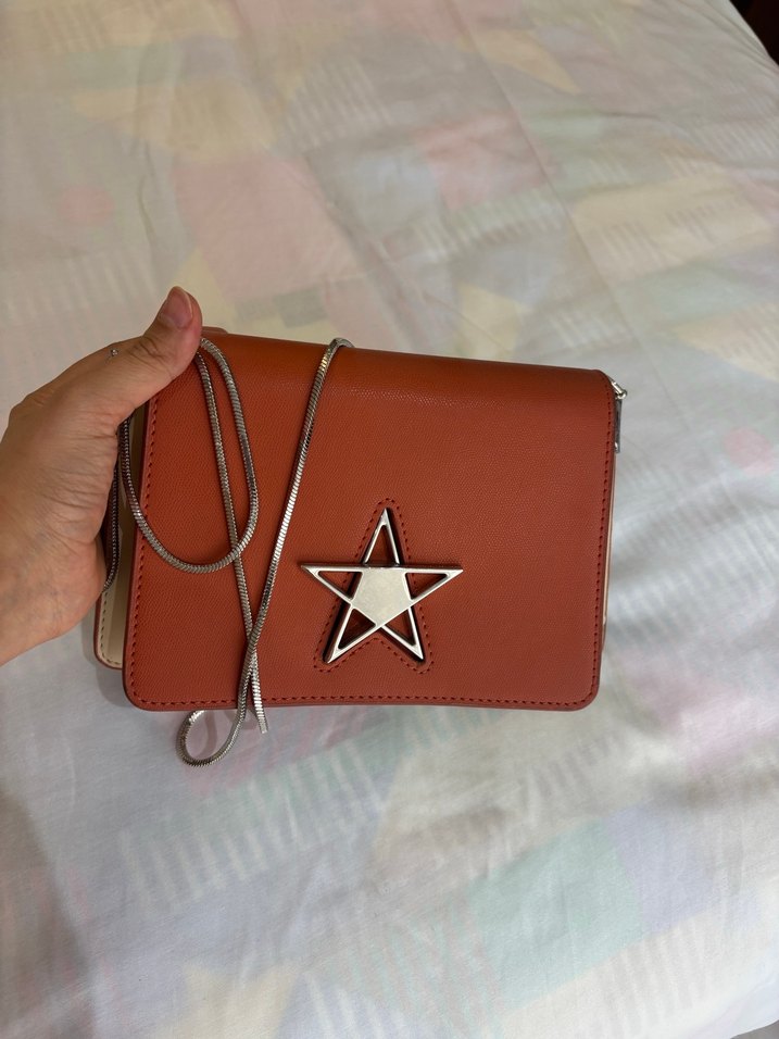 Zincir Detaylı Bej Deri Kadın Çanta - Görsel 3