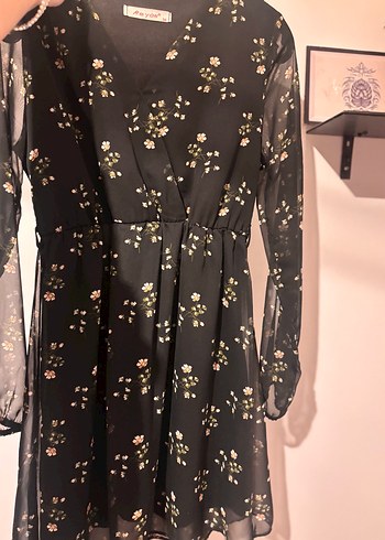 Çiçek desenli tül kollu elbise - Görsel 3