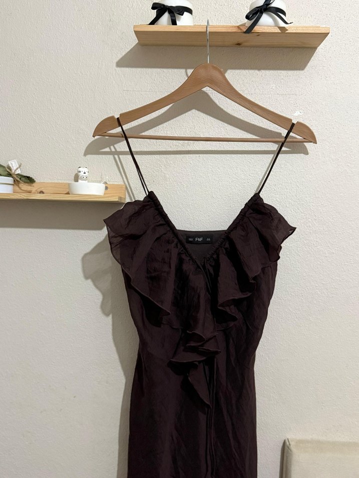 Kahverengi , Fırfırlı V Yaka Harika bir Elbise - Görsel 2