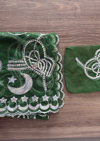 Diğer Yeşil İşlemeli Erkek Kına Örtüsü
