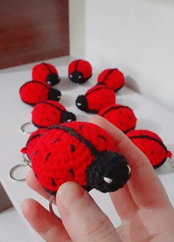 Amigurumi uğur böceği 