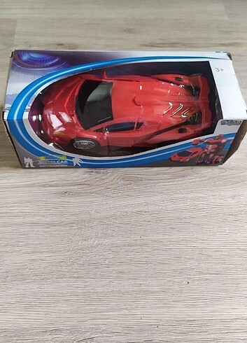 Robota Dönüşen Spor Araba