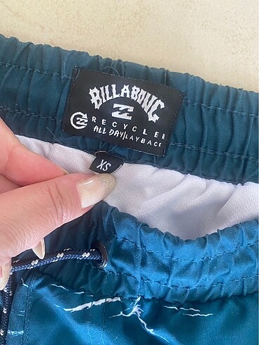 34 Beden Billabong marka deniz şortu