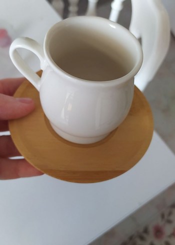 Beyaz Seramik 6'lı Fincan Seti ve Ahşap Tabak - Görsel 3