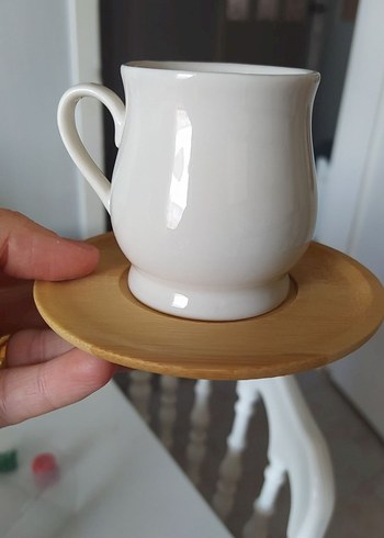 Beyaz Seramik 6'lı Fincan Seti ve Ahşap Tabak - Görsel 2