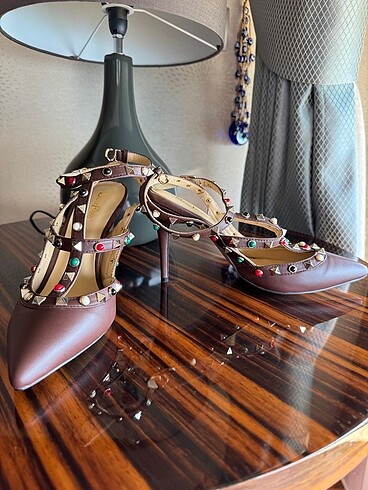 Diğer Yeni hakiki deri ayakkabı (Valentino modeli)