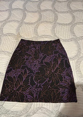 Mor Desenli Dantel Detaylı Mini Etek - Görsel 2