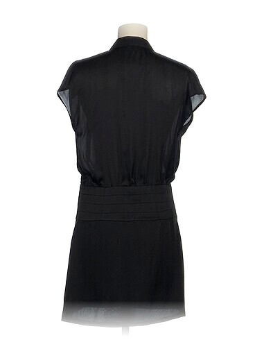 m Beden PreLoved Kısa Elbise %70 İndirimli.