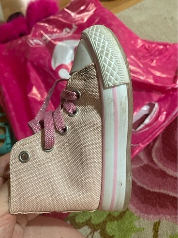 24 Beden pembe Renk Simli converse soo be