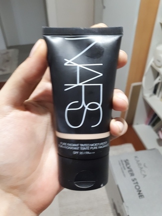 nars pure radiant 