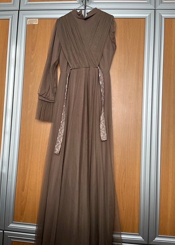 Tesettür Uzun Kollu Bej Drapeli Abiye Elbise - Görsel 3