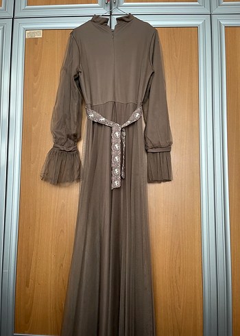 Tesettür Uzun Kollu Bej Drapeli Abiye Elbise - Görsel 4