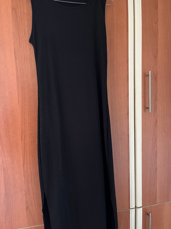 Siyah yırtmaçlı Kadın Elbise - Görsel 4