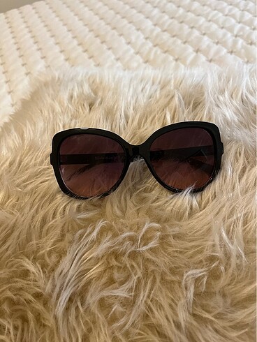 Cat model güneş gözlüğü
