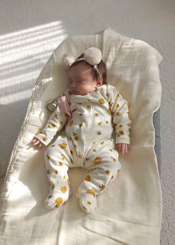 Düğmeli Beyaz Baskılı Bebek Tulum - Görsel 3