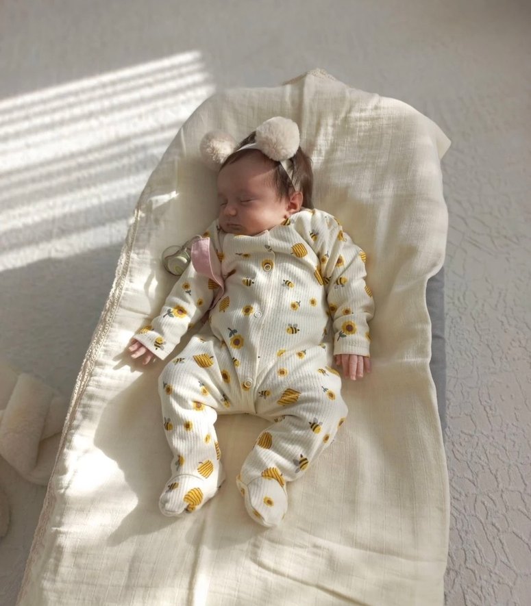 Düğmeli Beyaz Baskılı Bebek Tulum - Görsel 3