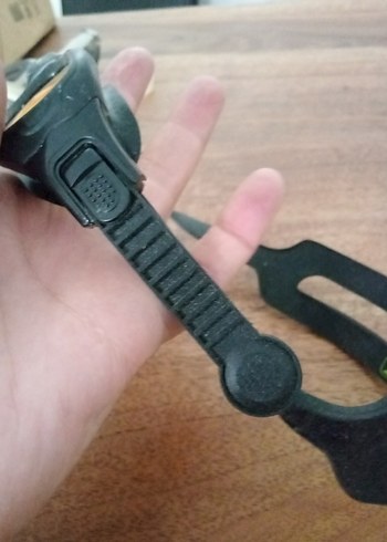 Altın Renkli Buckle'lı Yüzücü Gözlüğü - Görsel 8