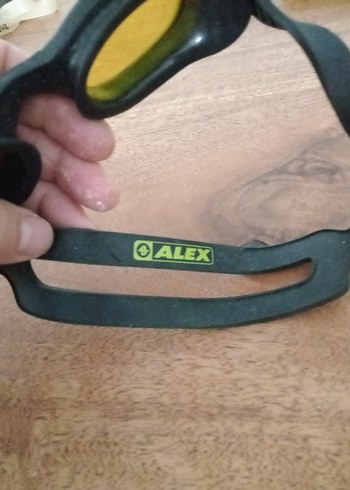 Altın Renkli Buckle'lı Yüzücü Gözlüğü - Görsel 5