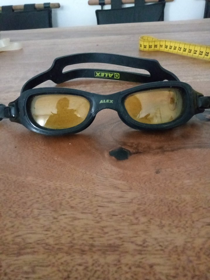 Altın Renkli Buckle'lı Yüzücü Gözlüğü - Görsel 2