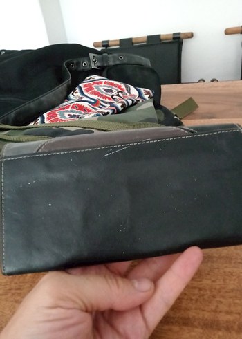  Beden ESPRİT marka Siyah Deri Tokalı Kadın Sırt Çantası