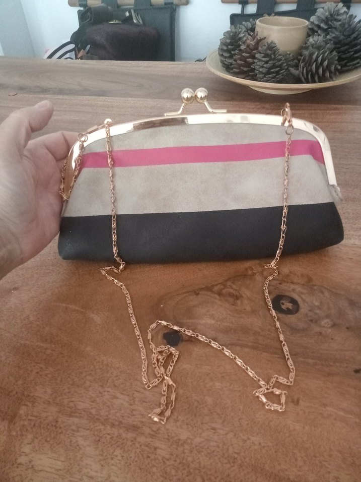 Bej Gri Zincir Detaylı Kadın Çanta - Görsel 3